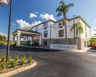 Clarion Pointe Lakeland I-4 - Lakeland - Gebäude