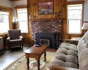 Bay Meadows Resort - Big Bear Lake - Living room