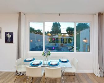 Universal Studios Villa with Pool & Guesthouse - Los Angeles - Dining room