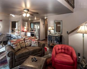 Fifth Dimension - Ruidoso - Living room