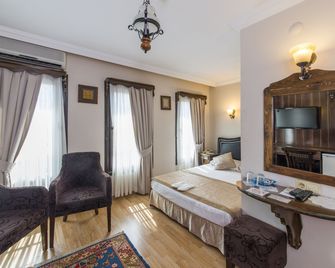 Naz Wooden House Inn - Istanbul - Bedroom