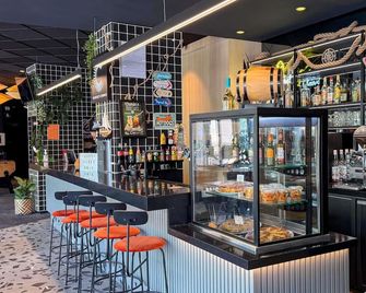 ibis Martigues - Martigues - Bar