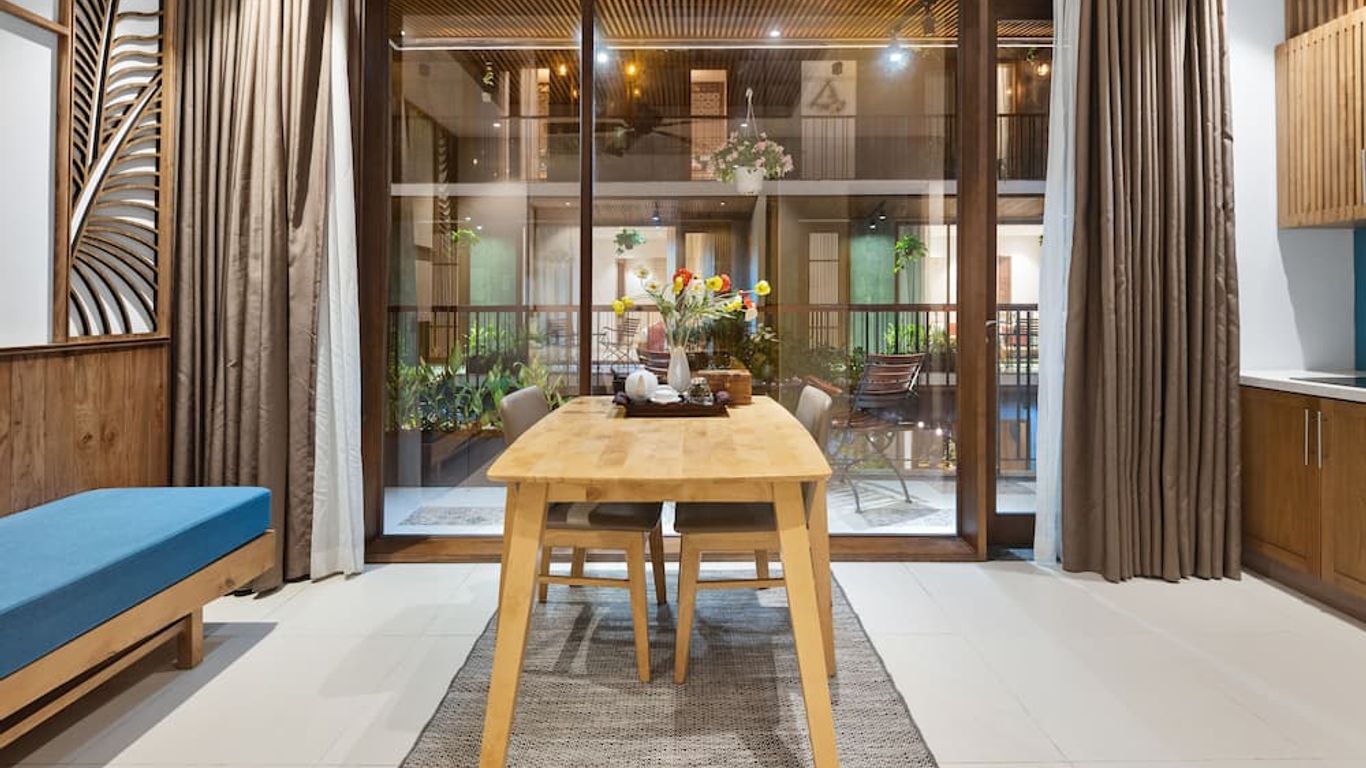 Tam House Villa Hotel