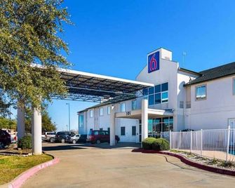 Cozy 2 Full Bed|Pool|Free Parking - Terrell - Edificio