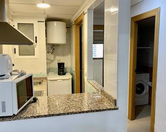 My Sunny Payma Beach Apartment - Benidorm - Kitchen