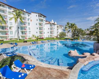 瓦瑪沃拉塔碼頭及海灘度假酒店 - 巴亞爾塔港酒店 - 巴亞爾塔港 - 游泳池