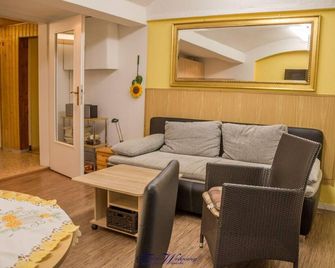 Ferienwohnung-Franziska-Wuensche-Wohnung-1 - דרזדן - סלון