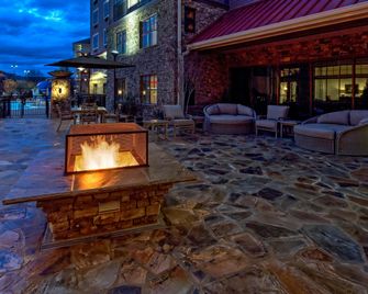 Black Fox Lodge Pigeon Forge, Tapestry Collection by Hilton - Pigeon Forge - Patio