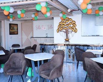 Hotel Red Flame Residency - Khekra - Restaurant