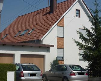 Bright apartment (40m2) for a maximum of two people - Nördlingen - Gebäude