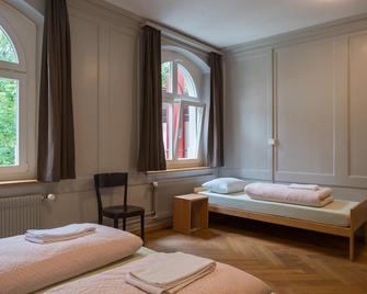 Schaffhausen Youth Hostel - Schaffhausen - Habitación