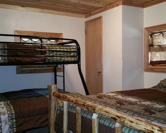 Lakefront Cabin in Cavanaugh Bay of Beautiful Priest Lake - Coolin - Habitación