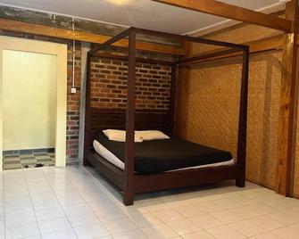 Da Housetel Kuta - Kuta - Bedroom