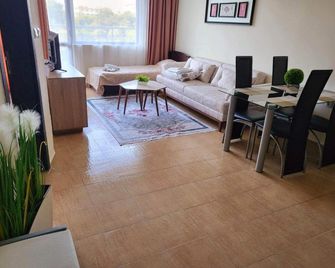 Dilov Apartments in Yalta Golden Sands - Golden Sands - Living room