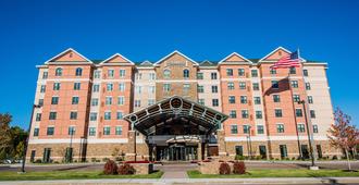 Staybridge Suites Albany Wolf Rd-Colonie Center - Albany - Building