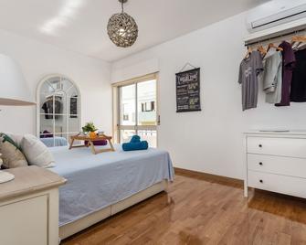 Magic Theatre Faro Center - Faro - Bedroom