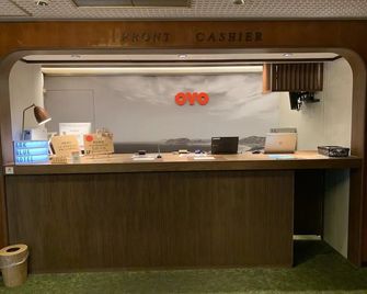 Ark Blue Hotel - Hostel - Kitakyushu - Front desk