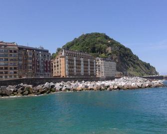 Beautiful apartment in a high standing building in the heart of the city - San Sebastián - Playa
