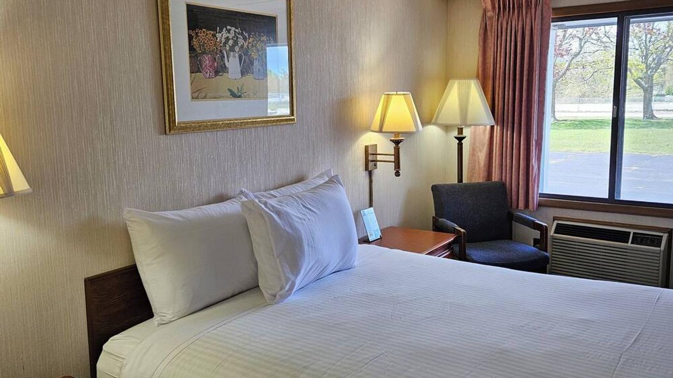Knights Inn Mackinaw City