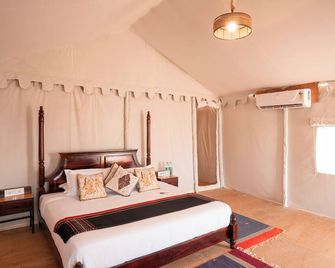 Helsinki Desert Camp - Jaisalmer - Bedroom