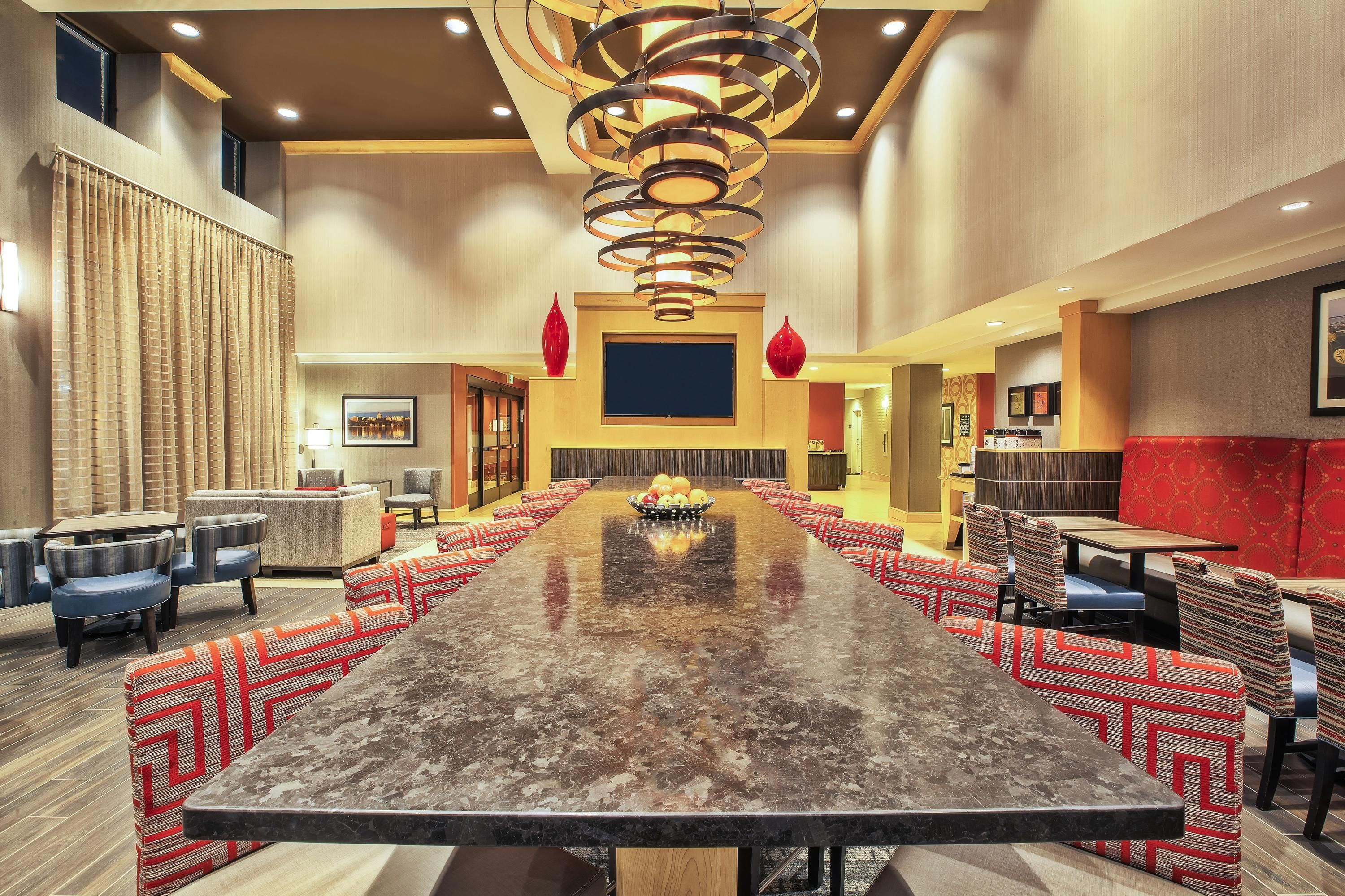 Hampton Inn & Suites Madison West - מדיסון - מסעדה