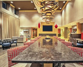 Hampton Inn & Suites Madison West - מדיסון - מסעדה