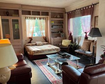 Villa MIMA with garden on two floors, 100 m from the sea. - Milano Marittima - Soveværelse