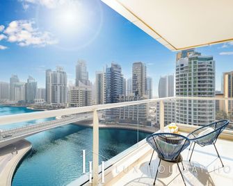 Lux Marina View Prime Location Near Beach - Dubái - Balcón