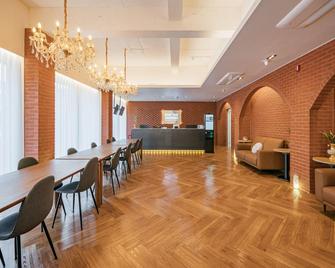 Stay The Gongdan, Gumi Gongdan-Dong Hotel - Gumi - Front desk