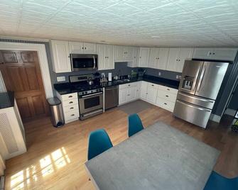Chic 2BR Steps from Historic Sites - Washington, D.C.