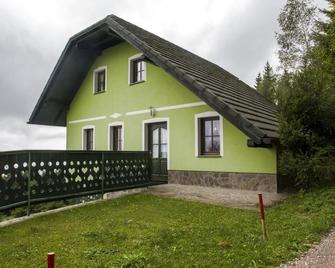 Apartment Sara - Resnik - Building