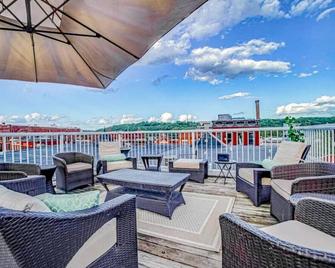 Downtown Stilwater, Riverview Condo - Stillwater - Balkon