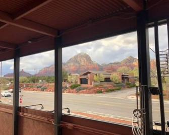 Gamer's Lounge! Arcade, Board Games, King Bed! - Sedona - Balkon