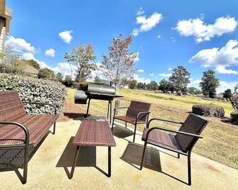 Vintage Boho Condo In Prattville - Prattville - Patio