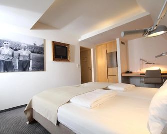 Hotel Maximilians - אסן