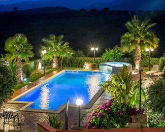 B&B Le Foglie D'Argento - Caltabellotta - Piscina