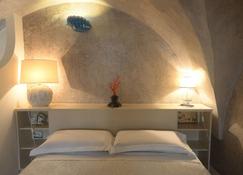 Salapolis Luxury Apartments - Gallipoli - Schlafzimmer