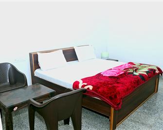 Shree Banzaara Dham - Mahwah - Habitación