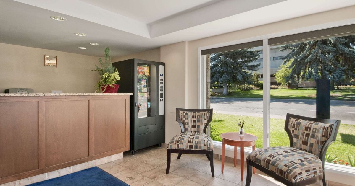 Travelodge by Wyndham Kamloops 96. Kamloops Hotel Deals & Reviews KAYAK