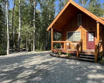 Moose Landing Cabin A85 just minutes from Main St in Wasilla - Wasilla - Building