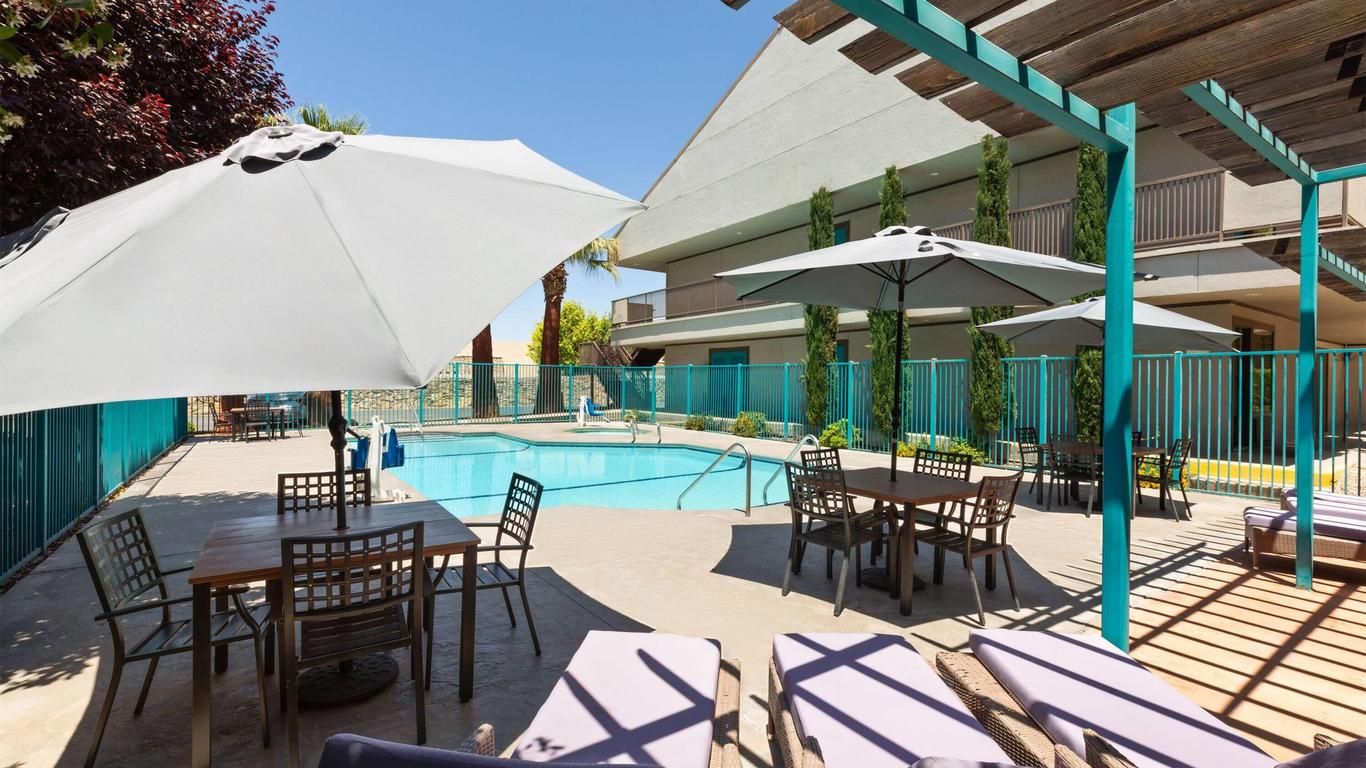 رمادا باي ويندهام إل باسو