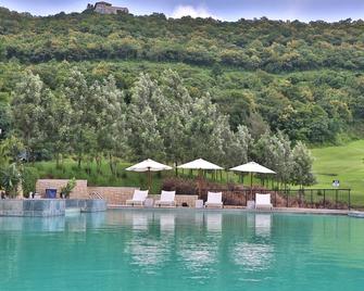 Oxford Golf Resort - Pune - Pool