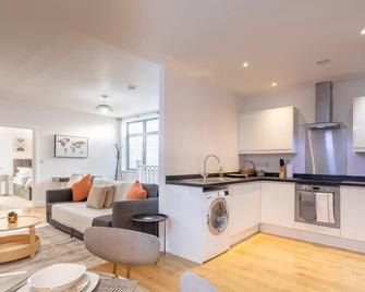 The Albany, Redhill - Redhill - Kitchen