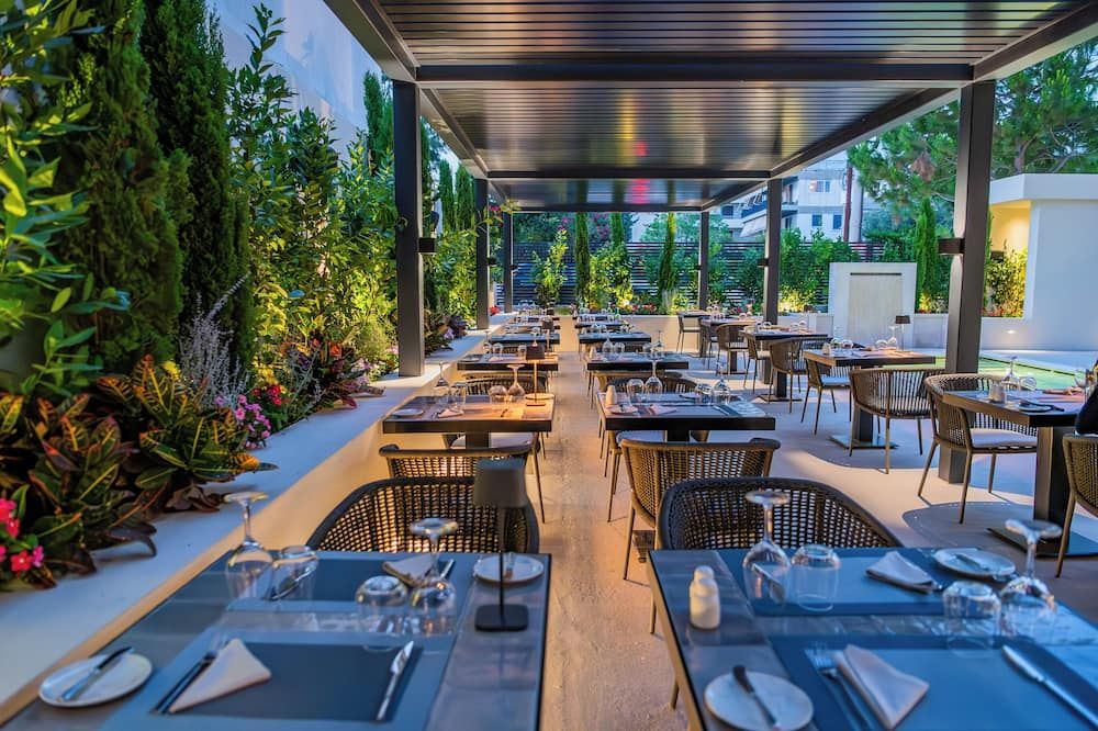 ديفاني إسكايب - لبالغين فقط