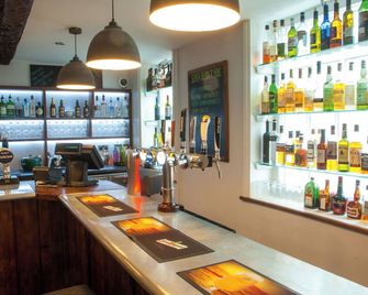 The Dragon Hotel - Montgomery - Bar