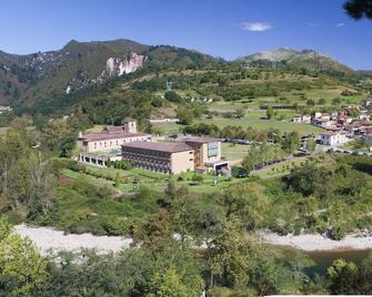 Parador de Cangas de Onis - Cangas de Onís - Rakennus