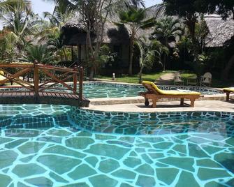 Marine Holiday House - Malindi - Pool