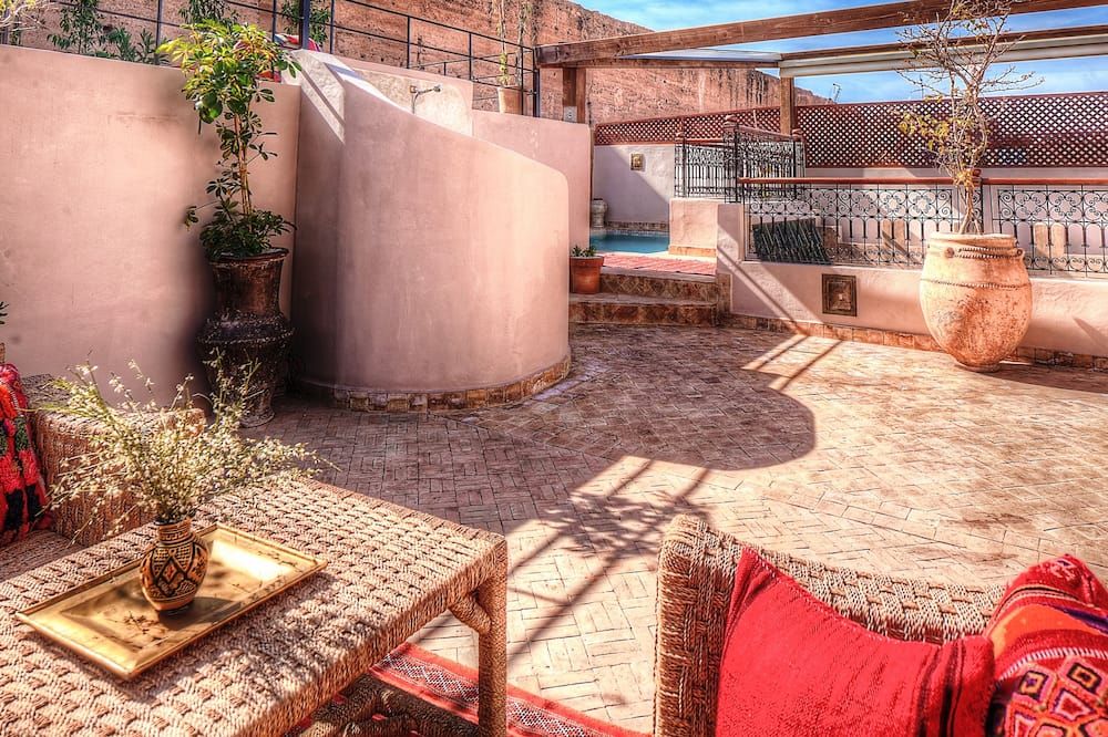 رياض كارينا