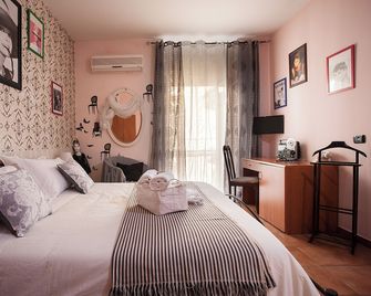 Hotel Cineholiday - Neapel - Sovrum