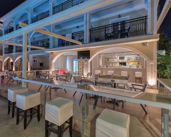 Athina Apts - Kalamaki - Restaurant